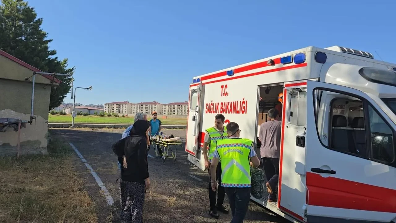 Bingöl’de zehirlenen 4 kişi askeri helikopterle hastaneye ulaştırıldı