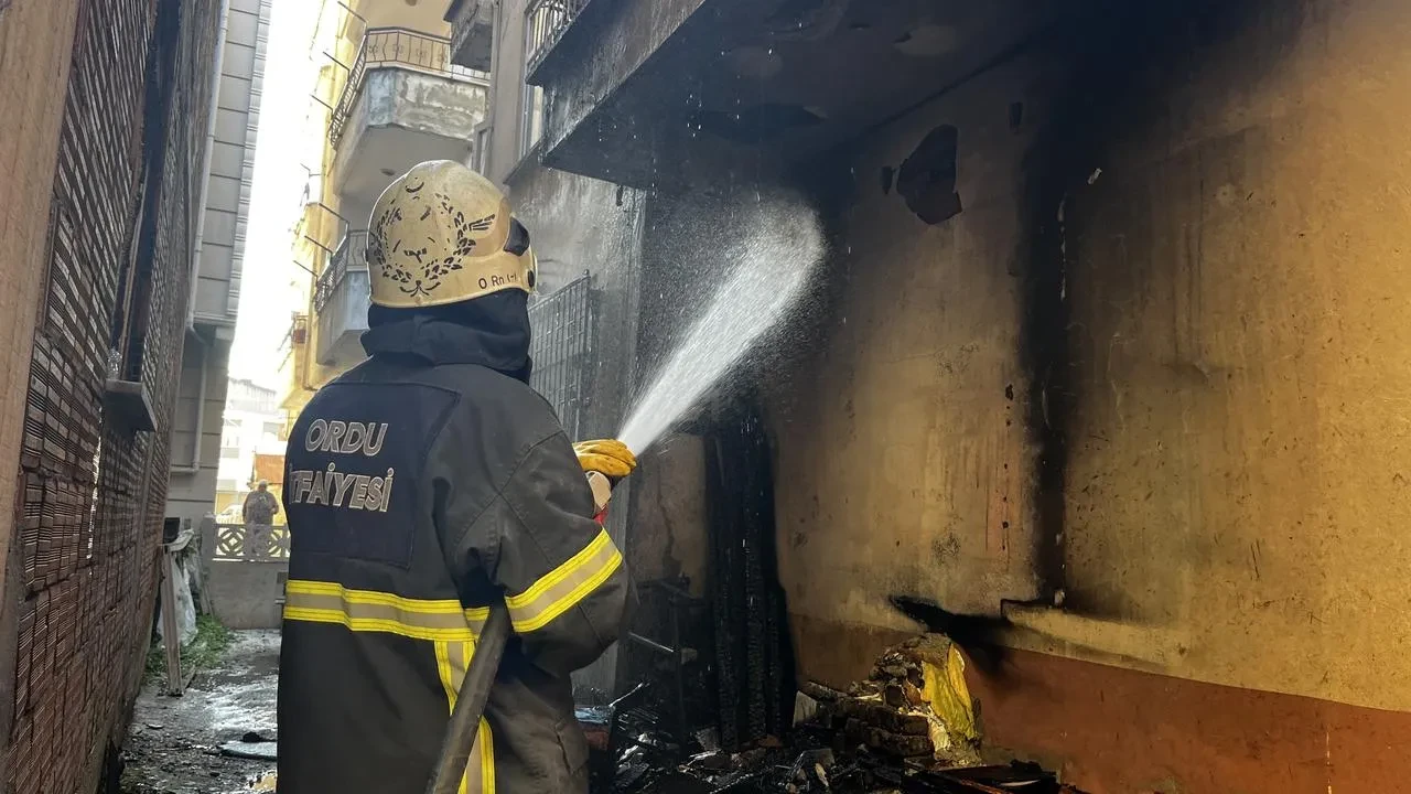 Ordu’nun Ünye İlçesinde Çöplerin Yakılması Yangına Sebep Oldu