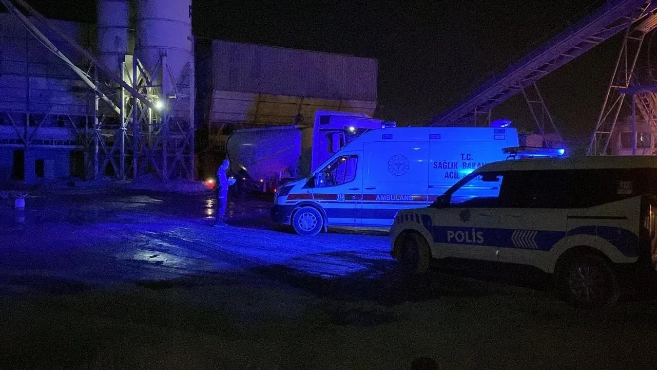 Kayseri'de çimento kamyonu şoförü basınçlı kapak çarpması sonucu hayatını kaybetti