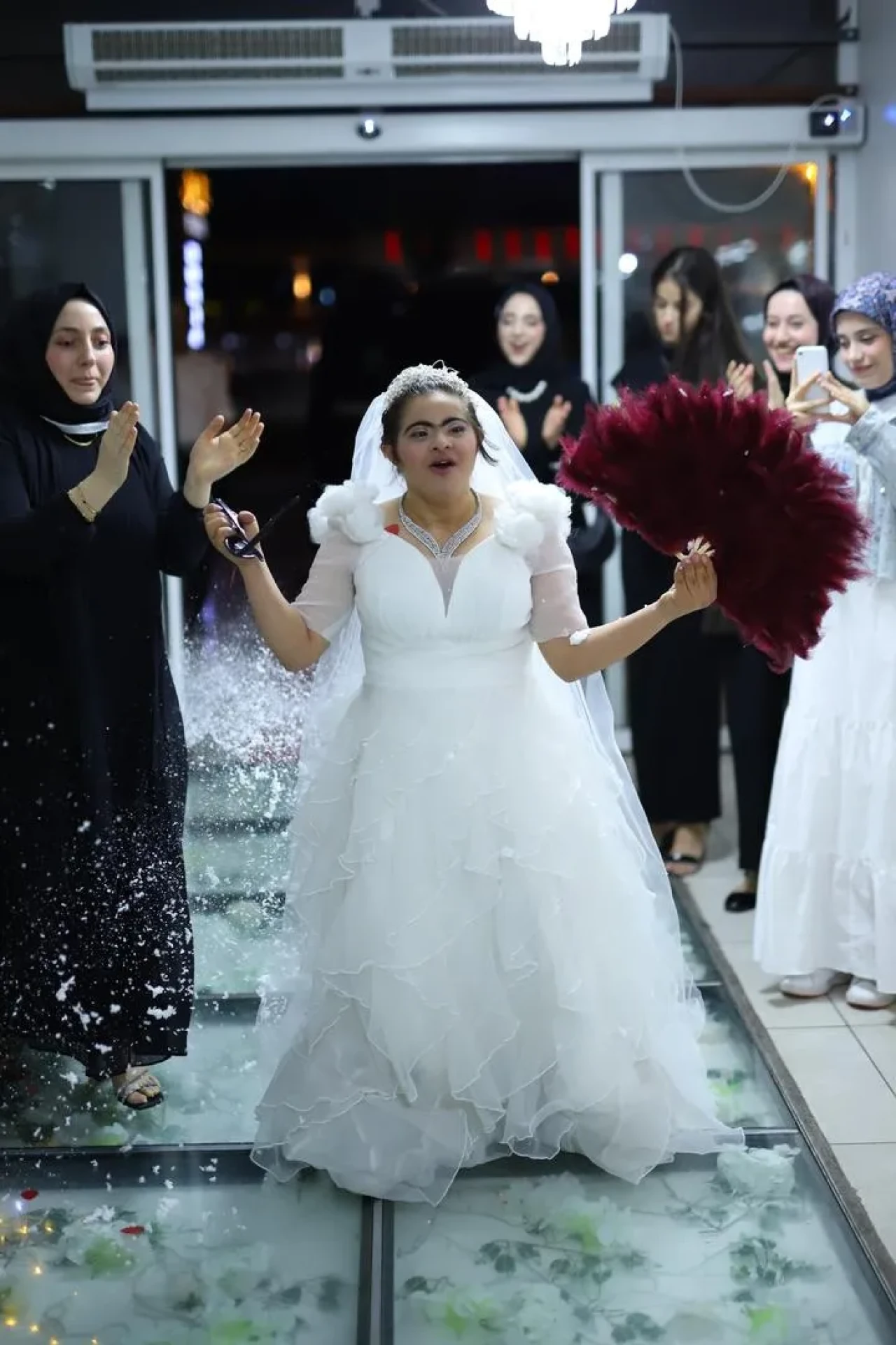 Batman’da Down Sendromlu Şeyma’nın Gelin Olma Hayali Gerçekleşti