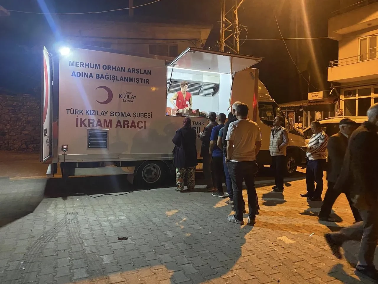 Türk Kızılay Manisa Deprem Ve Yangın Bölgelerine Destek Sağladı