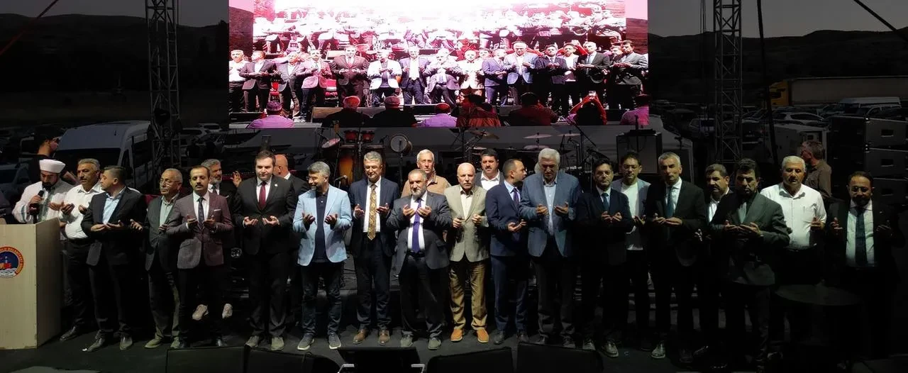 Başkan Mehmet Sekmen Pazaryolu Konut Projesi’nin temelini attı