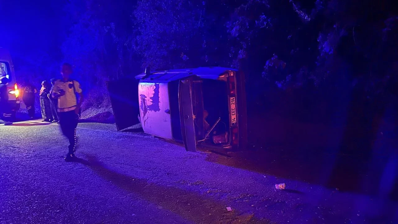 Kastamonu’da Fiat Tofaş devrildi sürücü kaçtı