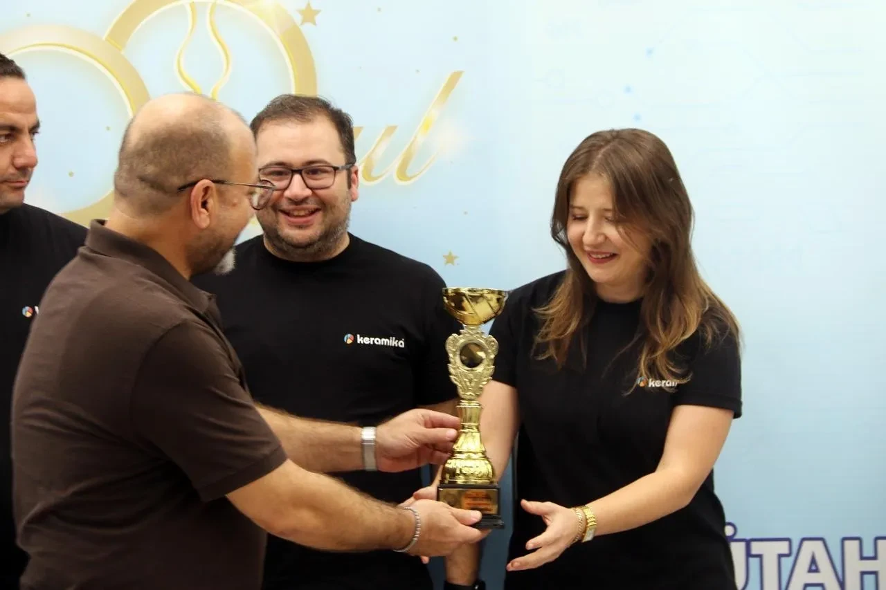 Kütahya OSB Firmalar Arası Voleybol Turnuvasında Keramika Takımı şampiyon oldu