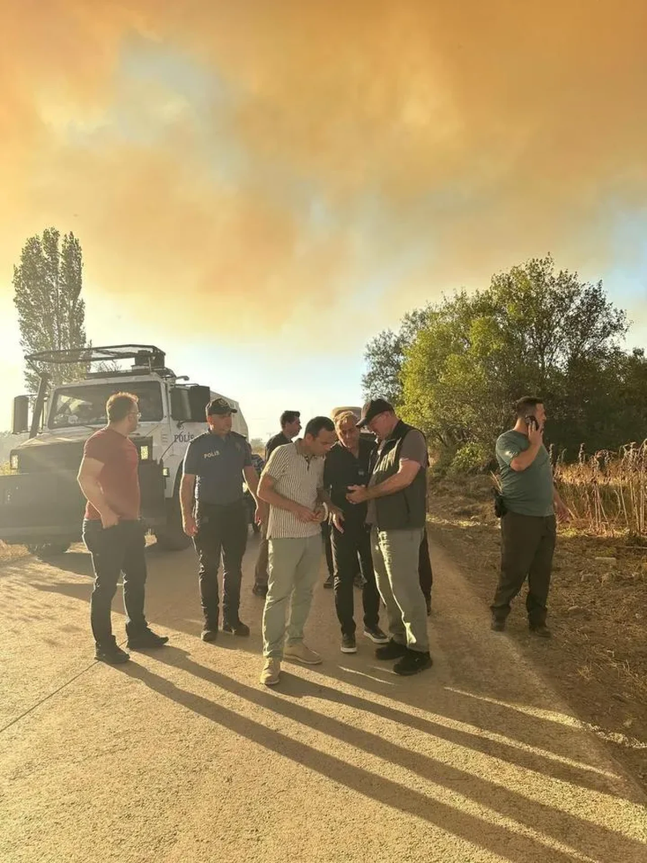 Çanakkale valisi toraman gelibolu'daki orman yangını çalışmalarını yerinde inceledi