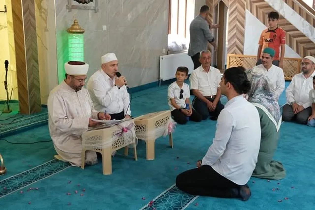 Amerikalı Emily King Erzincan'da Müslüman oldu