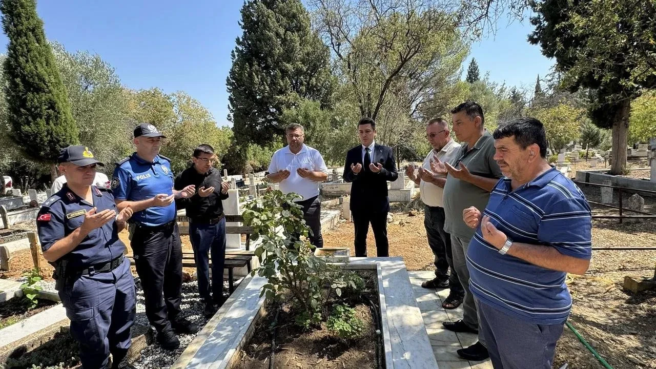 Şehit Jandarma Er Olcay Altun Karacasu'da mezarı başında anıldı