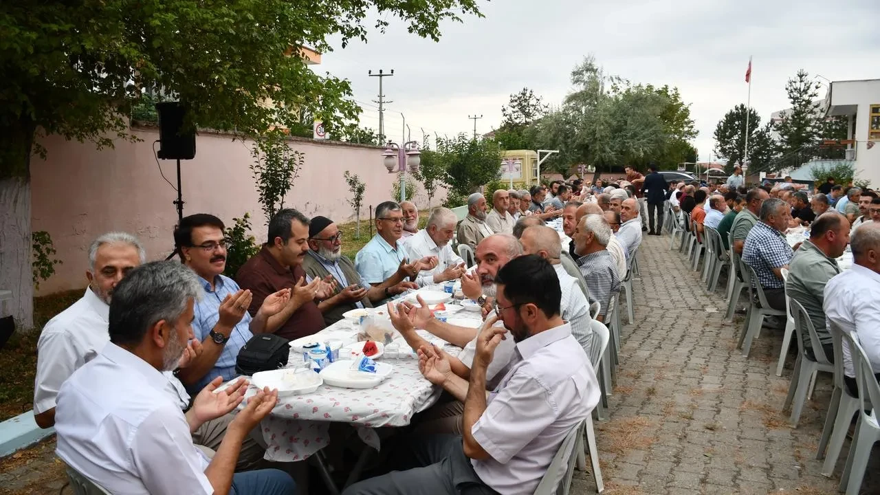Vezirköprü İmam Hatip Lisesi mezunları geleneksel pilav gününde buluştu