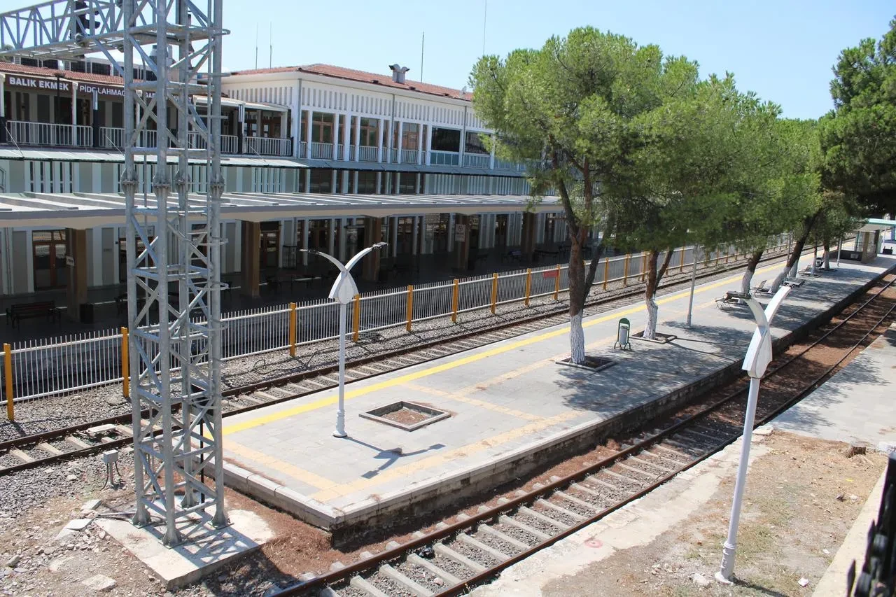 Aydın’da Tren Seferleri İptal Oldu Vatandaşlar Kapıdan Döndü