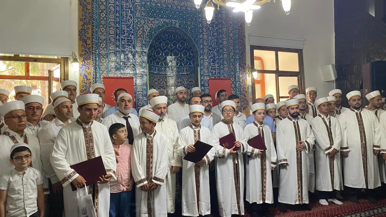 Çorum İskilip'te 44 öğrenci hafızlık belgelerini törenle aldı