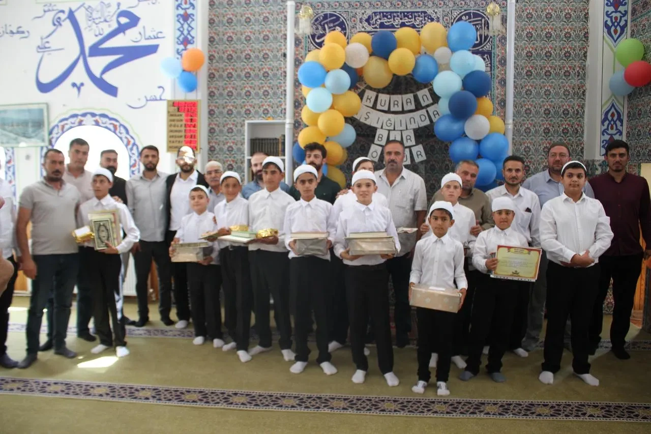 Malazgirt'te yaz Kur'an kursu mezuniyet programı coşkuyla kutlandı