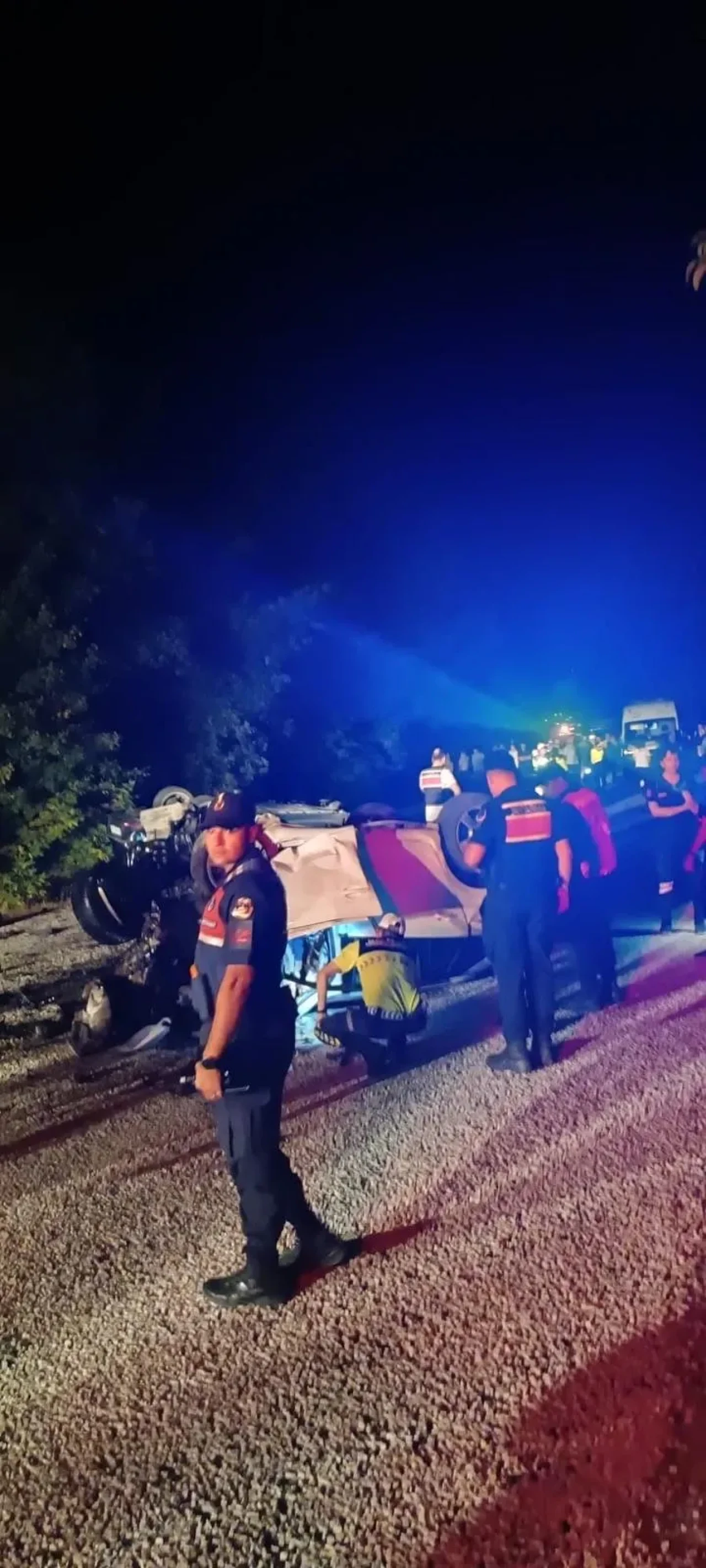 Çanakkale'de iki otomobil kafa kafaya çarpıştı, 6 kişi öldü