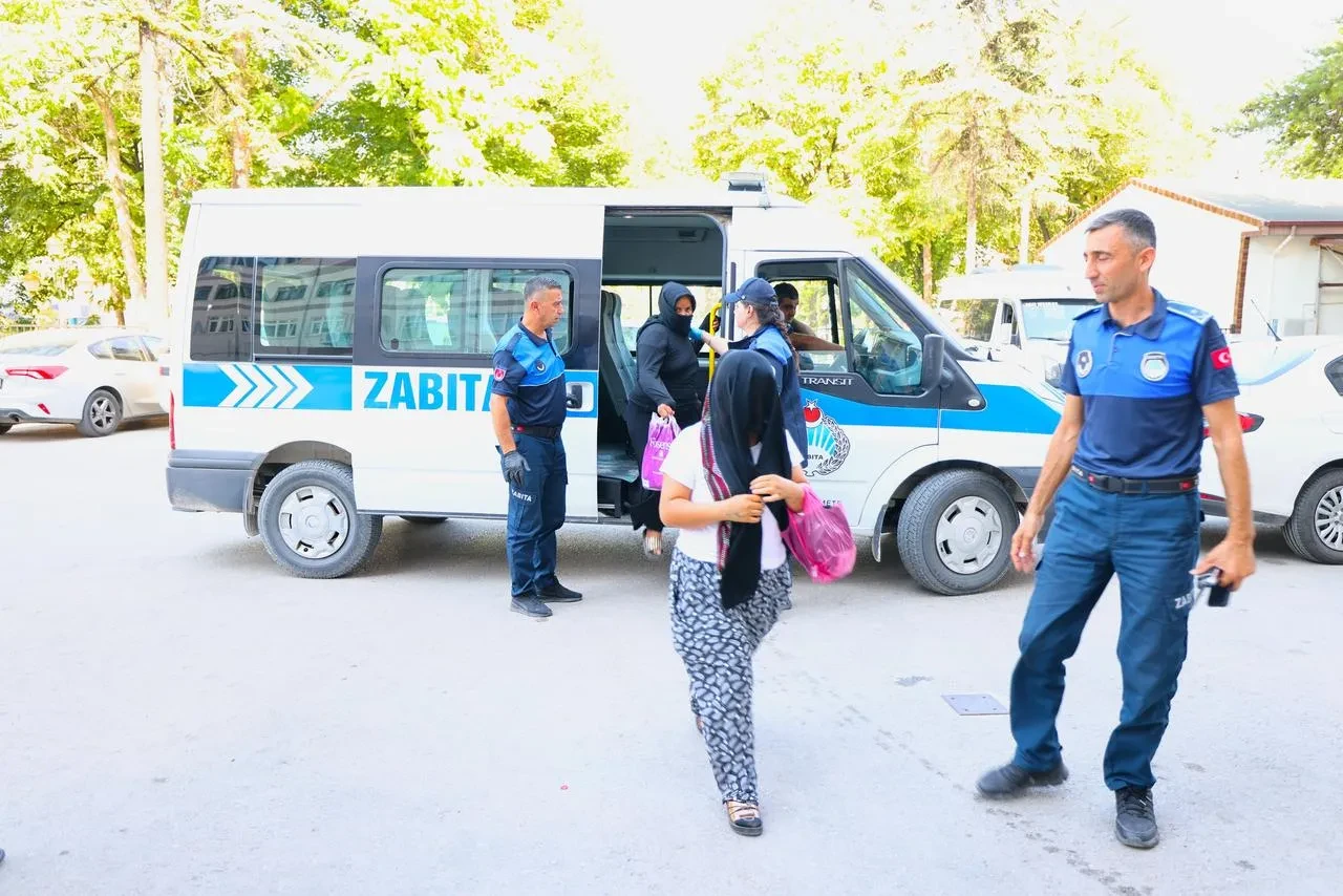 Tokat zabıta ekipleri dilencilik yapanları yakalayarak yasal işlem başlattı