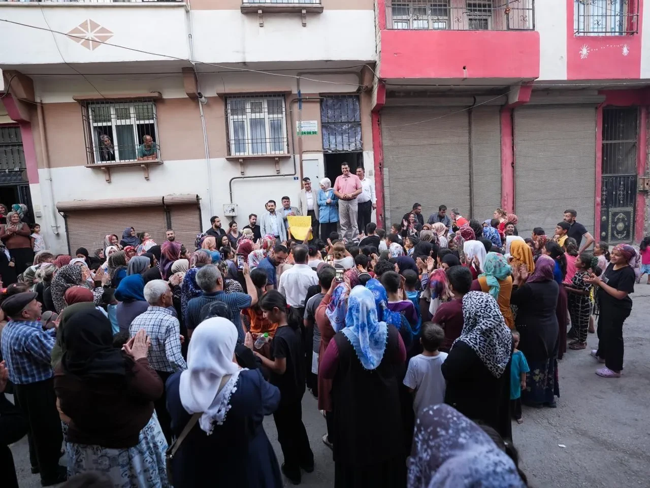 Şehitkamil Belediye Başkanı Umut Yılmaz Şirinevler Mahallesi'nde Vatandaşlarla Buluştu