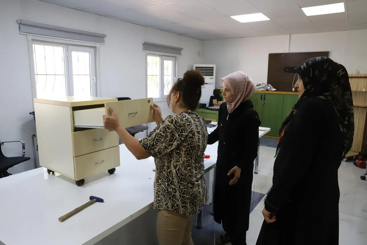 Diyarbakır'da kadınlara mobilya kurulum ve onarım eğitimi verildi
