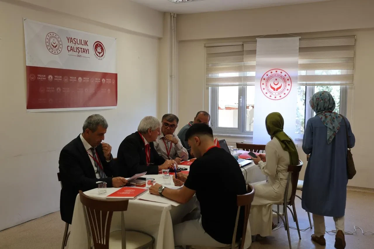 Diyarbakır’da Yaşlılık Çalıştayı Düzenlenerek Yaşam Kalitesi Arttırıldı