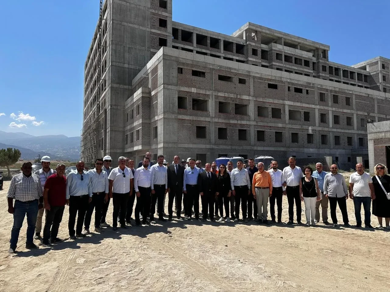 Salihli'deki 400 yataklı hastaneye İsmail Bilen'in adı verilecek