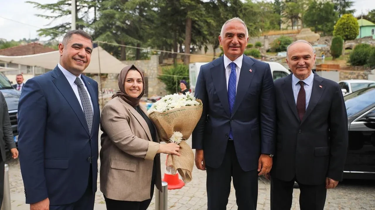 Bakan Ersoy Düzce’de Konuralp Antik Kenti’ni ziyaret etti