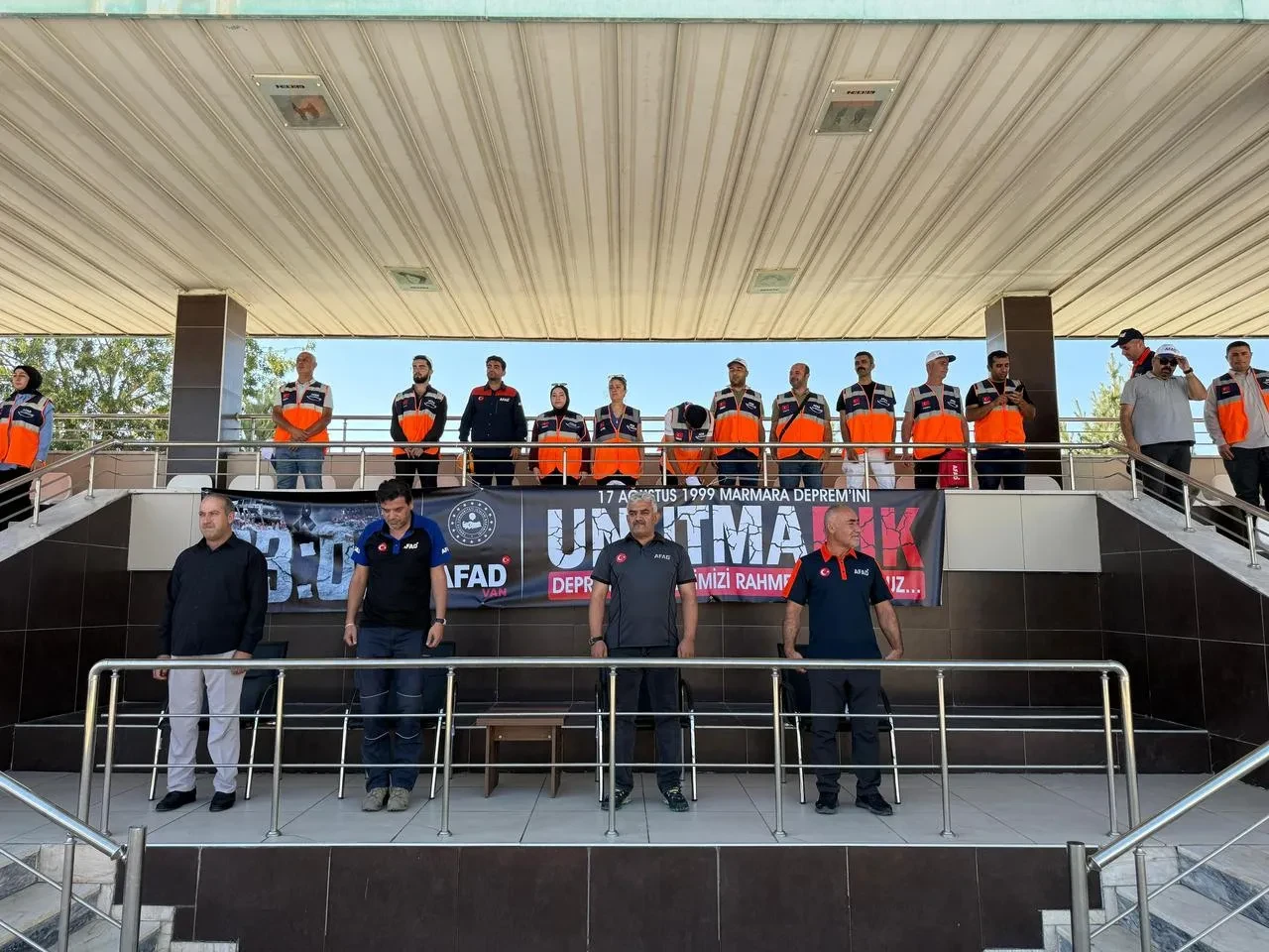 Marmara depreminde hayatını kaybedenler Van’da AFAD tarafından anıldı