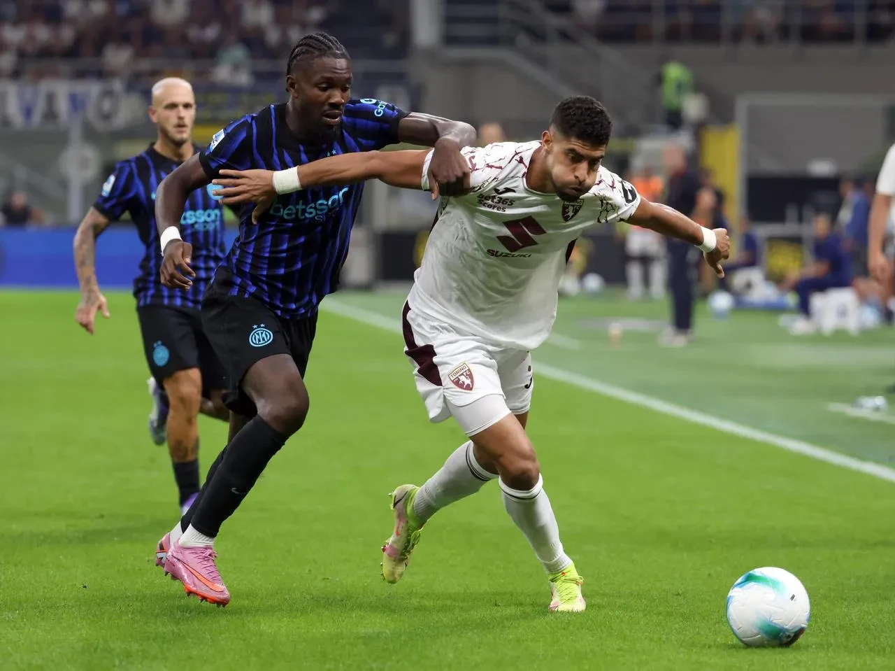 Inter, Serie A'da Torino'yu 5-0 mağlup etti