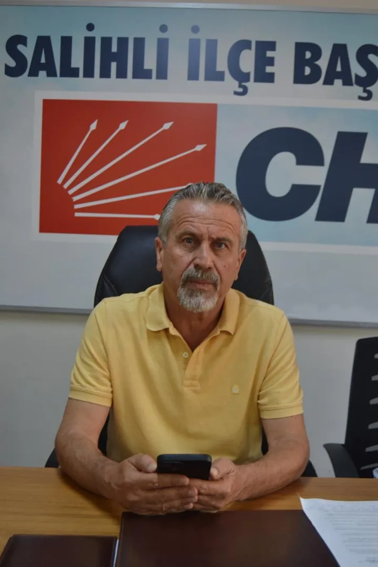 Chp salihli ilçe başkanı enver akgün görevinden ve adaylıktan istifa etti