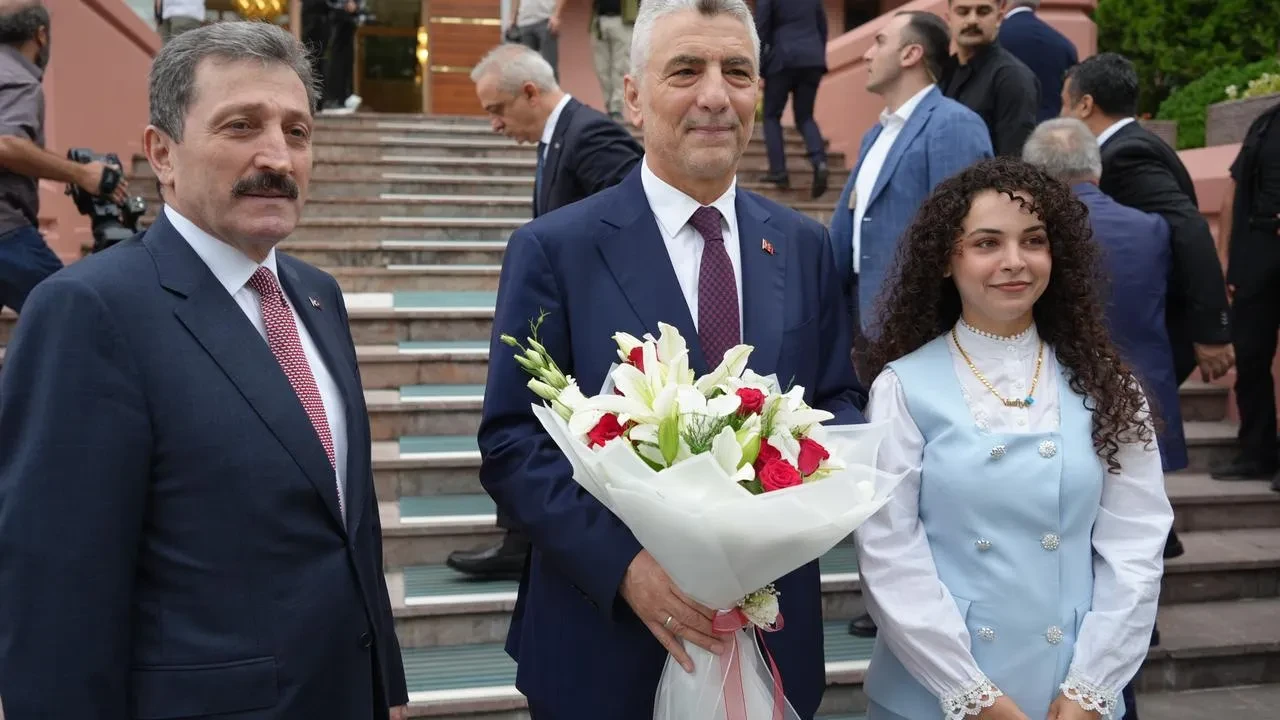 Ticaret Bakanı Ömer Bolat Samsun Programını Valilik Ziyaretiyle Başlattı