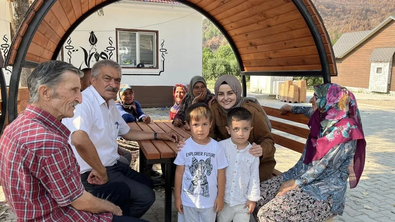 Kaymakam Kılıç Köprücek Köyü'ndeki Yangın Sonrası Çalışmaları İnceledi