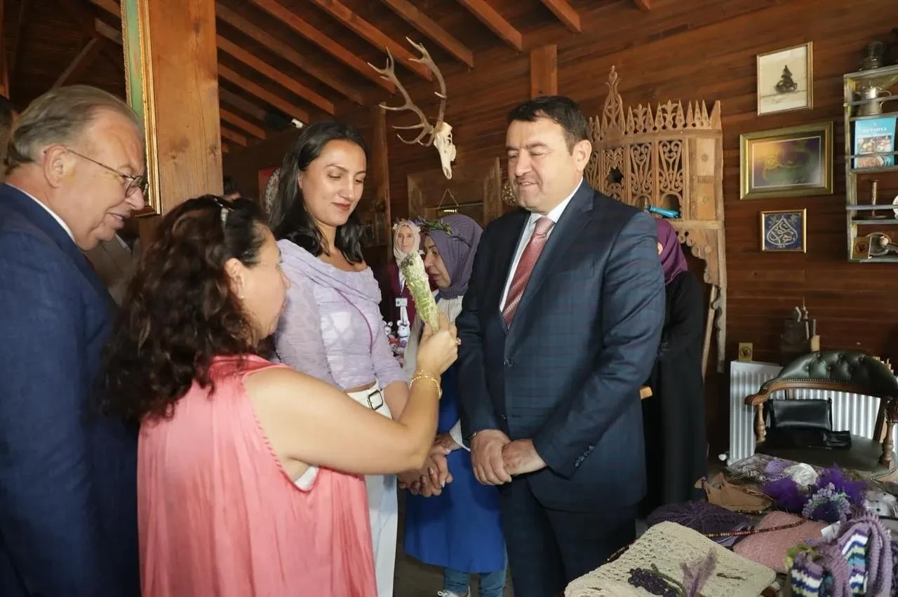 Kütahya'da Kadın Tarım Sanat Festivali Vali Musa Işın katılımıyla gerçekleşti