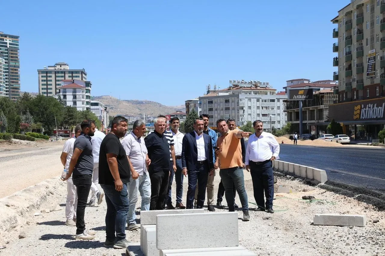 Elazığ Belediye Başkanı Şerifoğulları hazardağlı kavşağı çalışmalarını inceledi