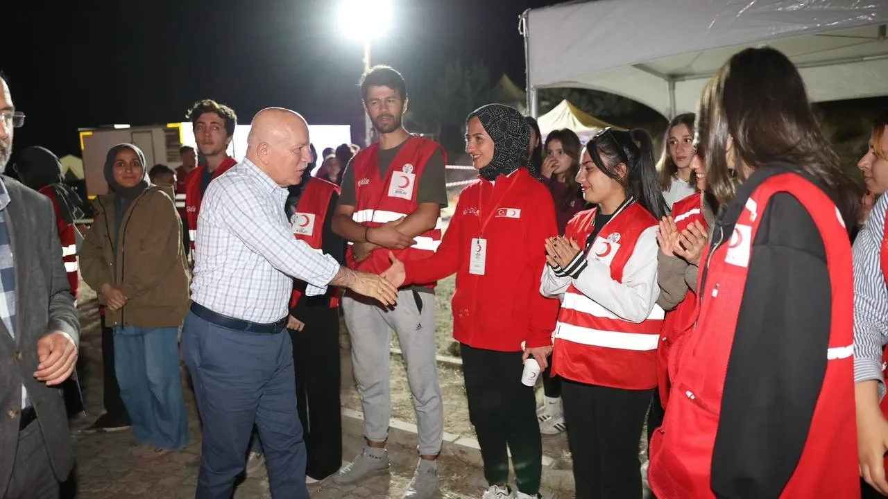 Kızılay Erzurum'da 300 gönüllüye afet eğitimi verdi