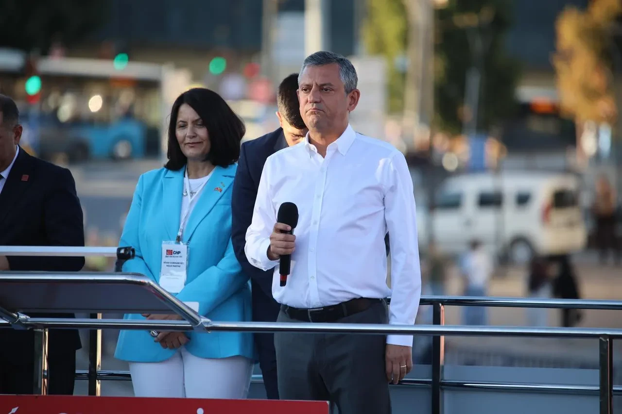 Özgür Özel Sivas'ta millet iradesi mitinginde önemli açıklamalar yaptı