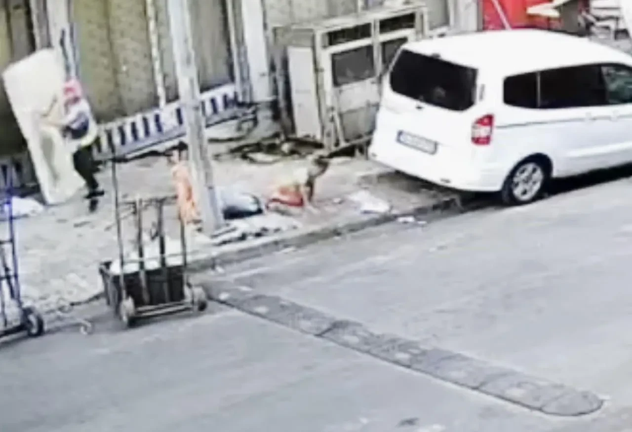 İstanbul Küçükçekmece'de 4 yaşındaki çocuk balkondan düştü