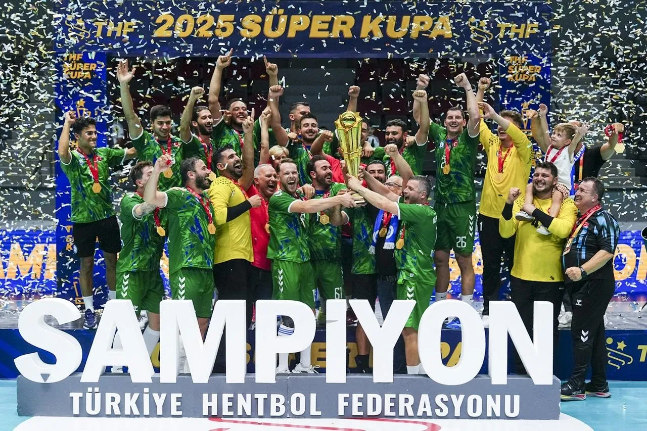 Nilüfer Belediyespor Hentbol Erkekler Süper Kupa 2025’te şampiyon oldu