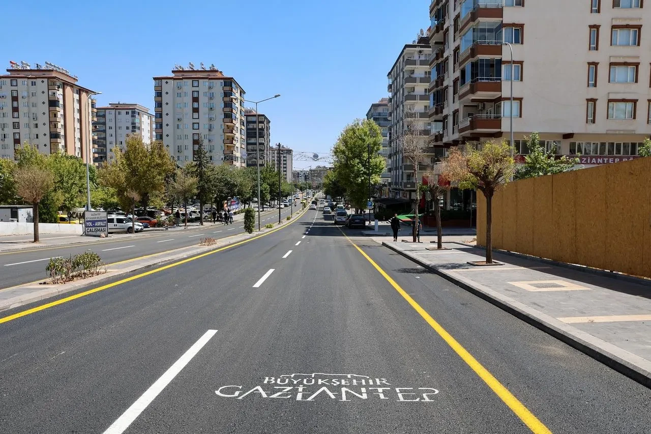 Gaziantep Büyükşehir Belediyesi asfalt çalışmalarında hedefe adım adım yaklaşıyor
