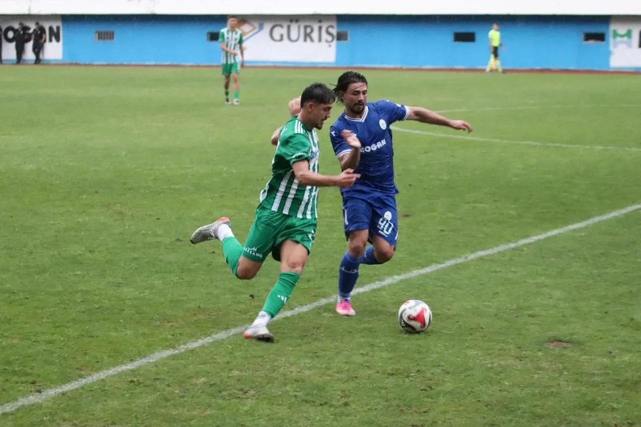 Pazarspor ile Çayelispor TFF 3. Lig'de 1-1 berabere kaldı