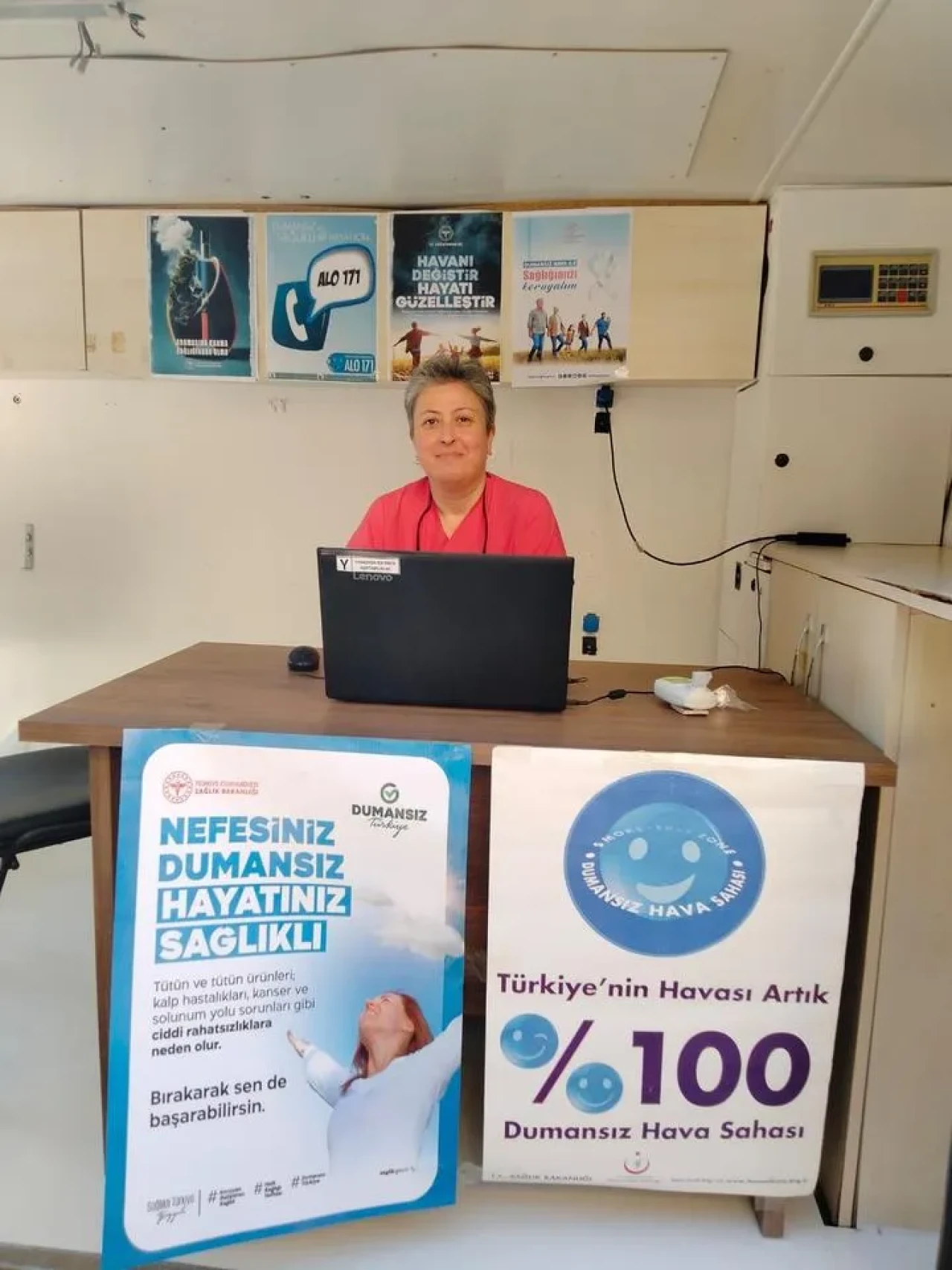 Manisa'da mobil sigara bırakma aracı hizmete başladı