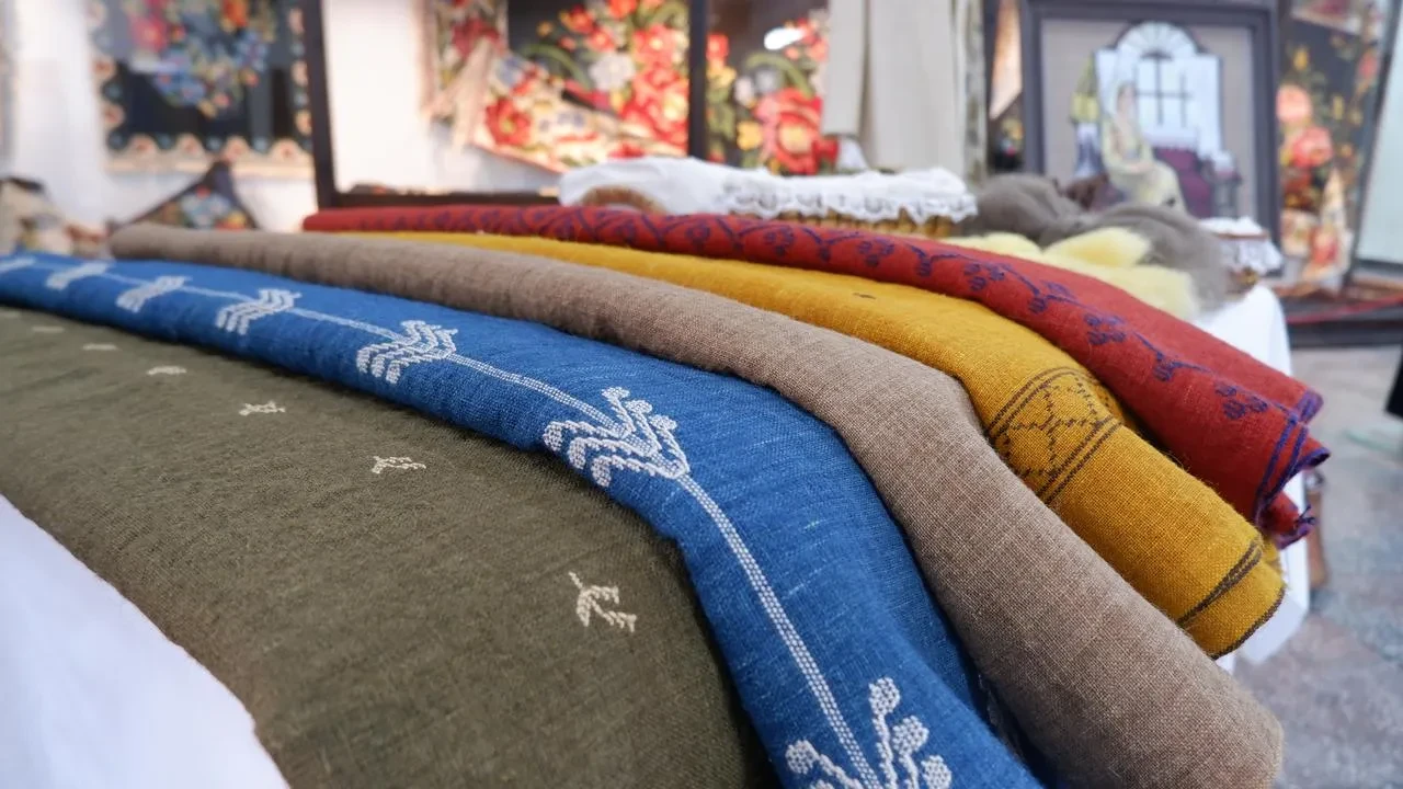 Ehram kumaşı modern tasarımlarla moda dünyasında yeniden hayat buluyor