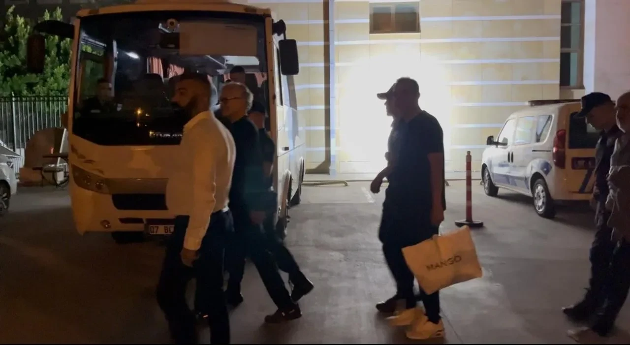 Antalya Büyükşehir Belediyesi'nde rüşvet soruşturması 5 tutuklama ile sonuçlandı