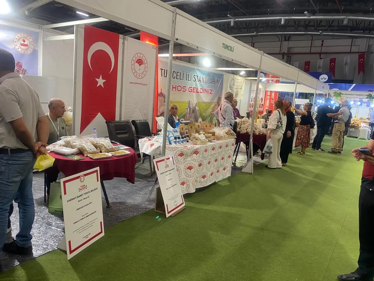 Tunceli'nin coğrafi işaretli ürünleri Elazığ Tarım Fuarı'nda sergilendi