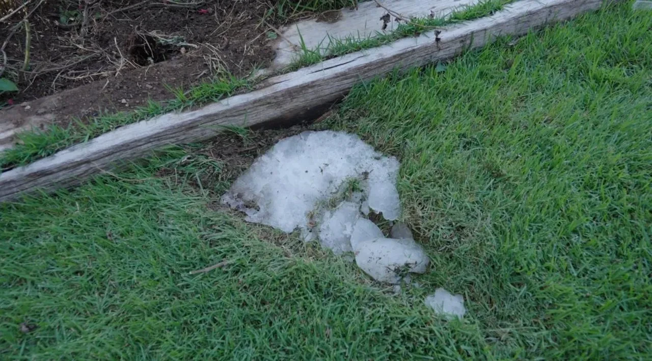 Antalya'daki Dokumapark'a buz kütlesi düştü