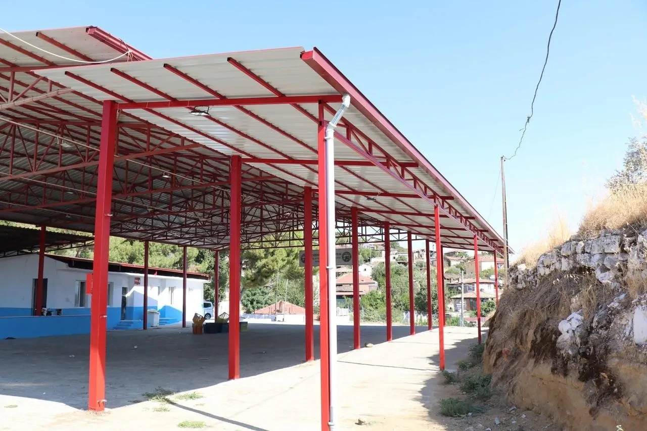 Bozdoğan Belediyesi mahalle tesislerinde yenileme çalışmalarına devam ediyor.