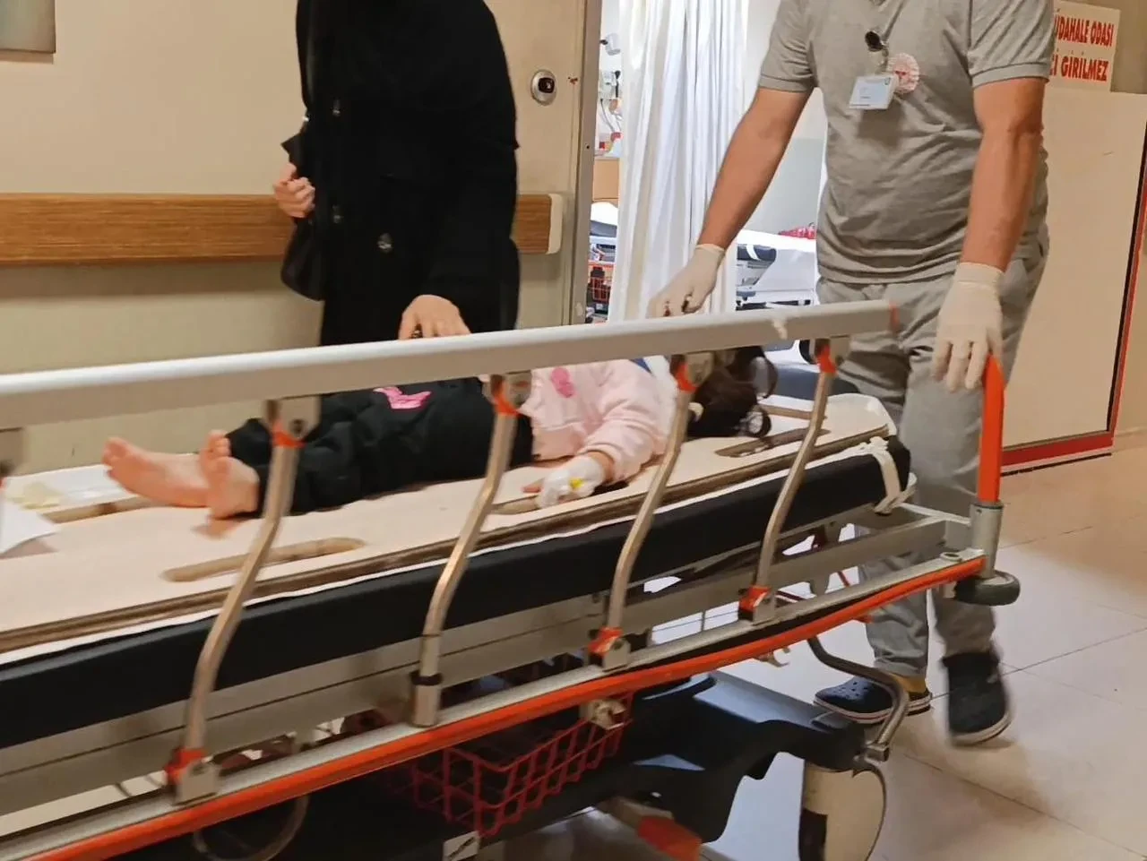 Bursa'nın İnegöl ilçesinde 2 yaşındaki çocuk balkondan düştü