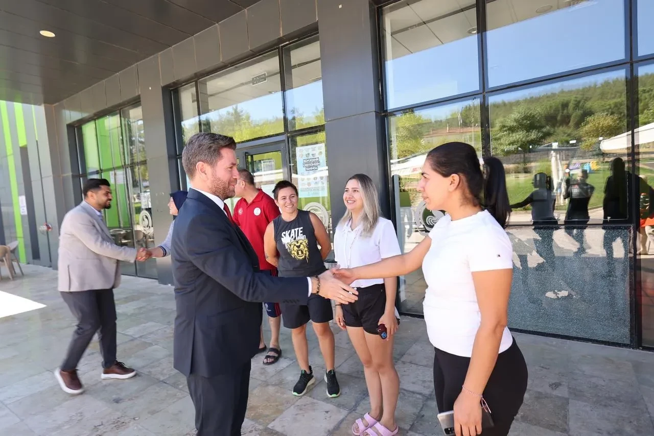 Tavas Belediyesi kırsalda yaşayan kadınlar için ücretsiz yüzme kursu düzenliyor