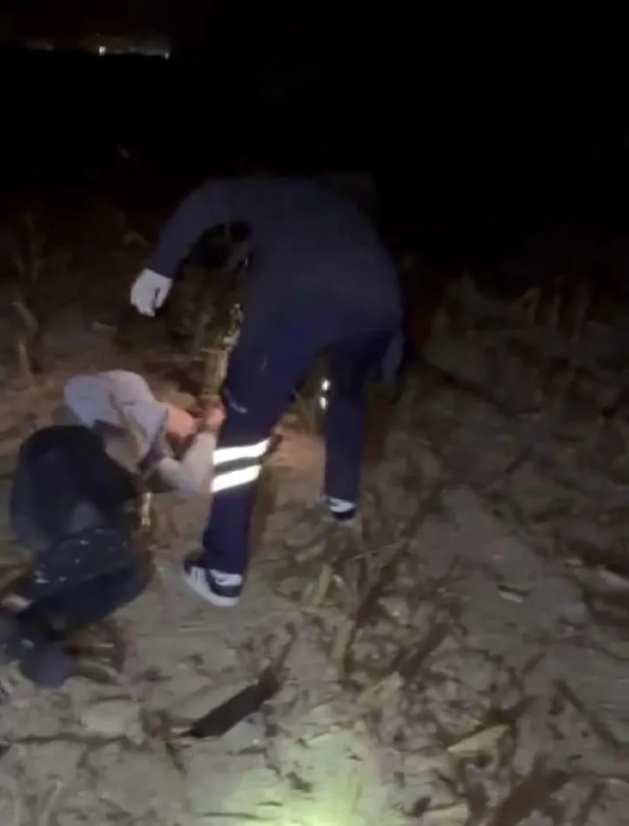 Alkollü sürücünün kontrolünden çıkan araç Sakarya'da tarlaya uçtu, iki yaralı var.