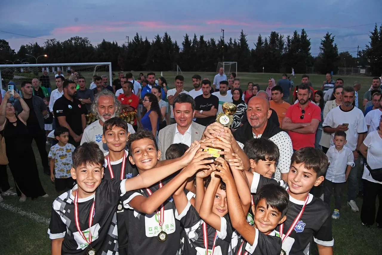 Osmangazi Belediyesi Yıldız Cup 2025'te minik yetenekler sahne aldı