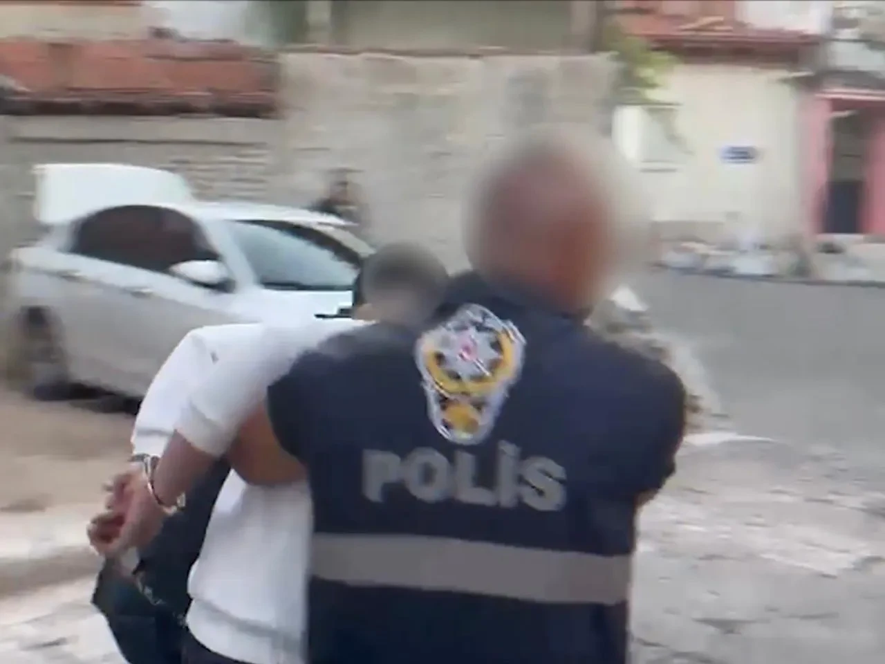 Uşak ve Kars'ta uyuşturucu operasyonunda 7 şüpheli tutuklandı