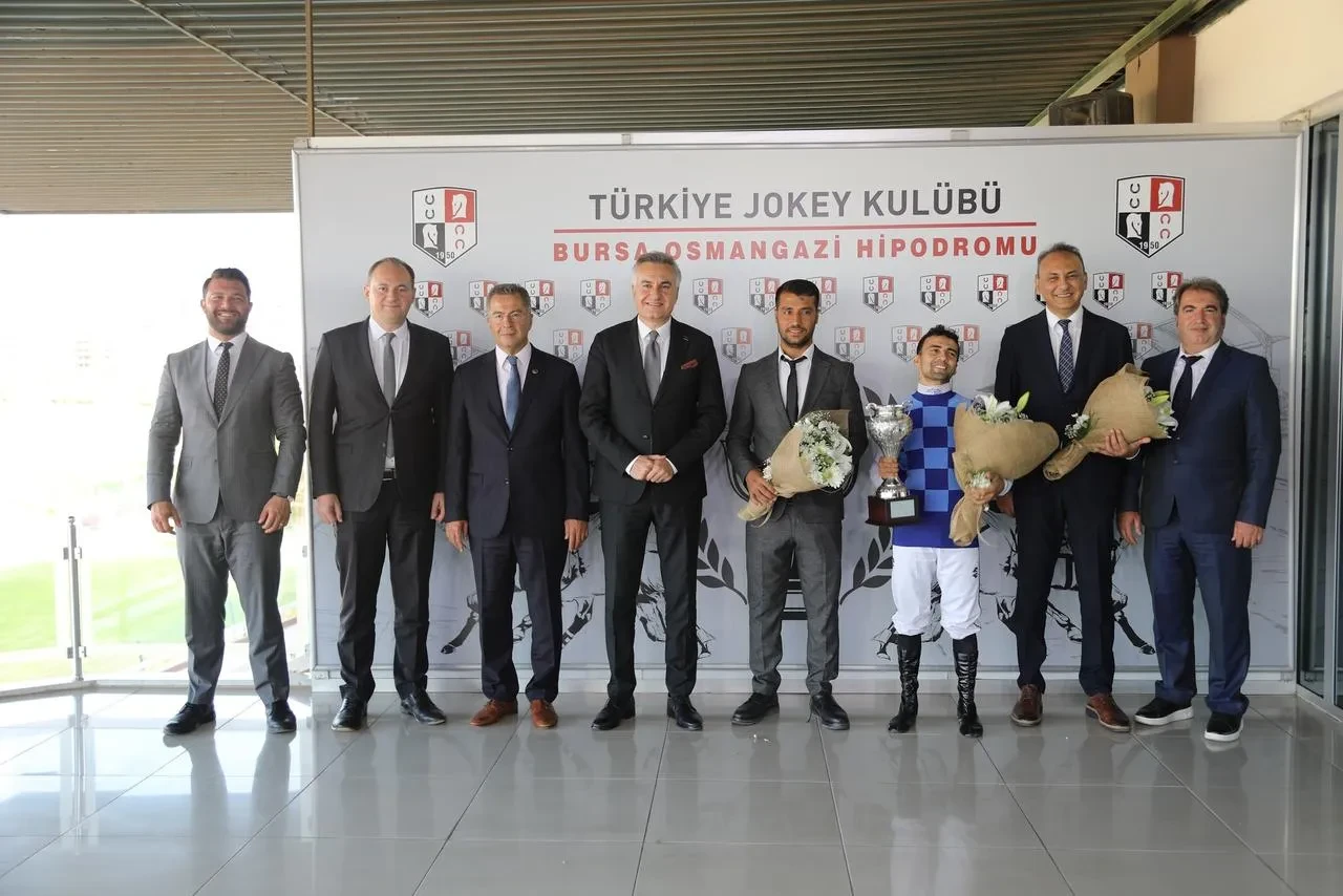 Tejon Melero Bursa Büyükşehir Belediye Başkanlığı Koşusu'nu kazandı