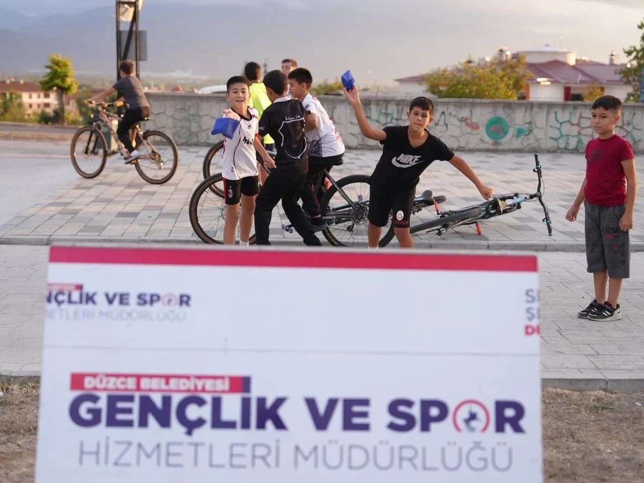 Düzce Belediyesi Yeşil Vadide Okula Merhaba Şenliği düzenledi.