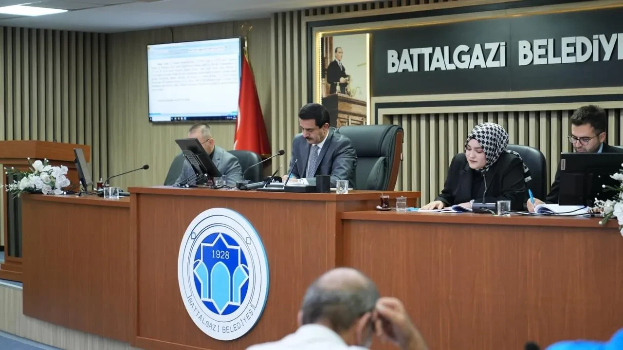 CHP’li Demirhan, Başkan Taşkın’a Kapalı Çarşı’daki iyileştirmeler için teşekkür etti.