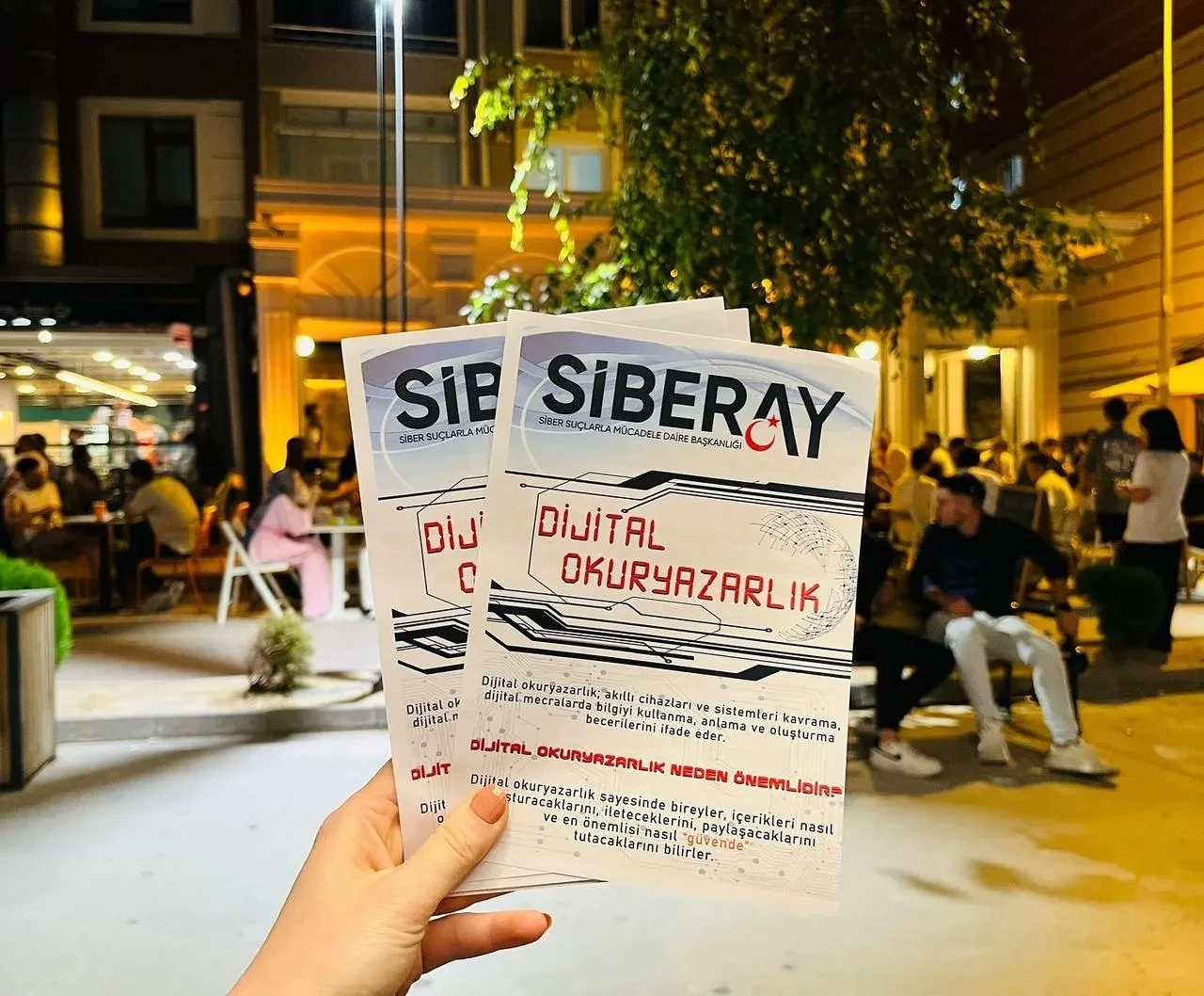 Kütahya'da SİBERAY ekipleri vatandaşları siber suçlara karşı bilinçlendirdi